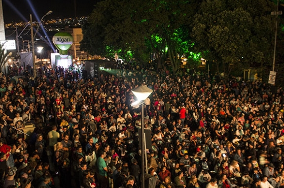 Cine Família na Praça reuniu mais seis mil pessoas em Passos e Poços de Caldas