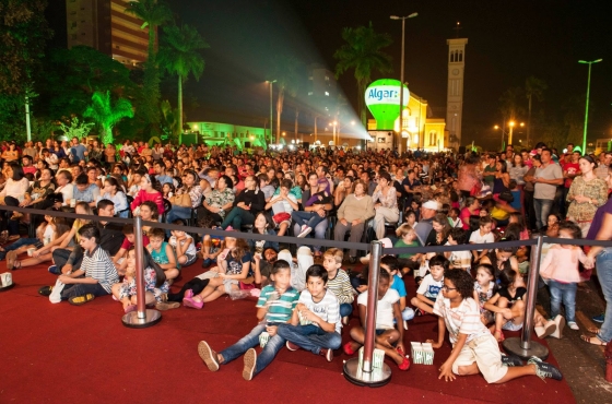 2ª edição do Cine Família na Praça lota praças de seis municípios mineiros